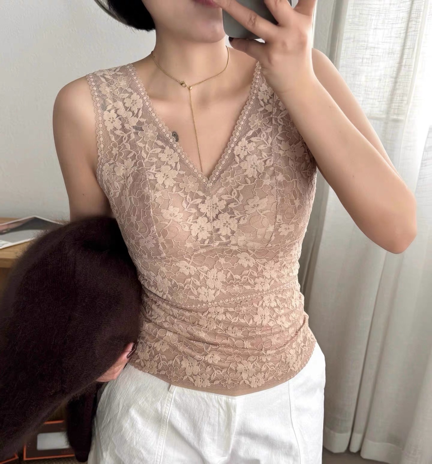 冬日暖炉-羊绒蛋白磨毛固定杯法式天然乳胶蕾丝美背-5588