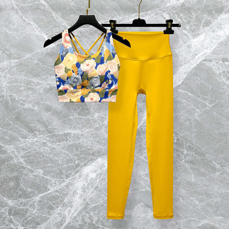 彩色瑜伽服女2025新款夏天性感运动跑步健身普拉提训练服背心套装