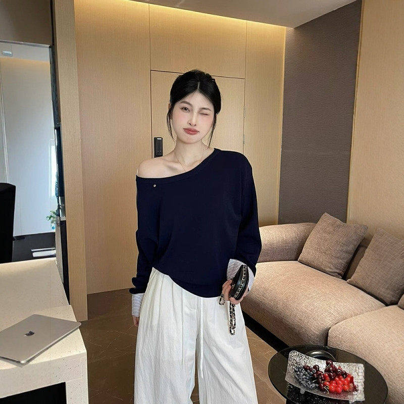 韩系设计感小众斜领针织衫卫衣女春秋季宽松慵懒风一字肩露肩上衣