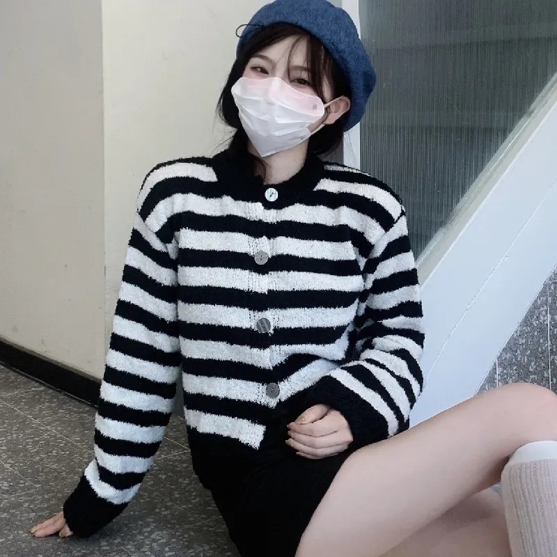 条纹毛衣外套女装秋冬新款复古撞色宽松显瘦外穿百搭针织开衫上衣