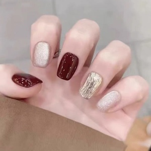 港风美人纯手工穿戴甲秋冬款气质轻奢车厘子红白显白鎏金猫眼美甲