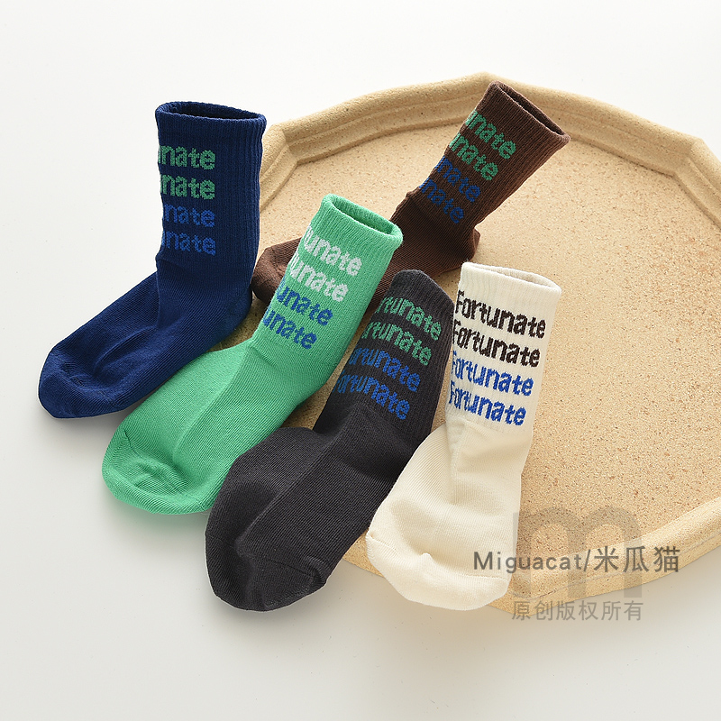 米瓜猫韩版中筒袜秋冬无骨童袜