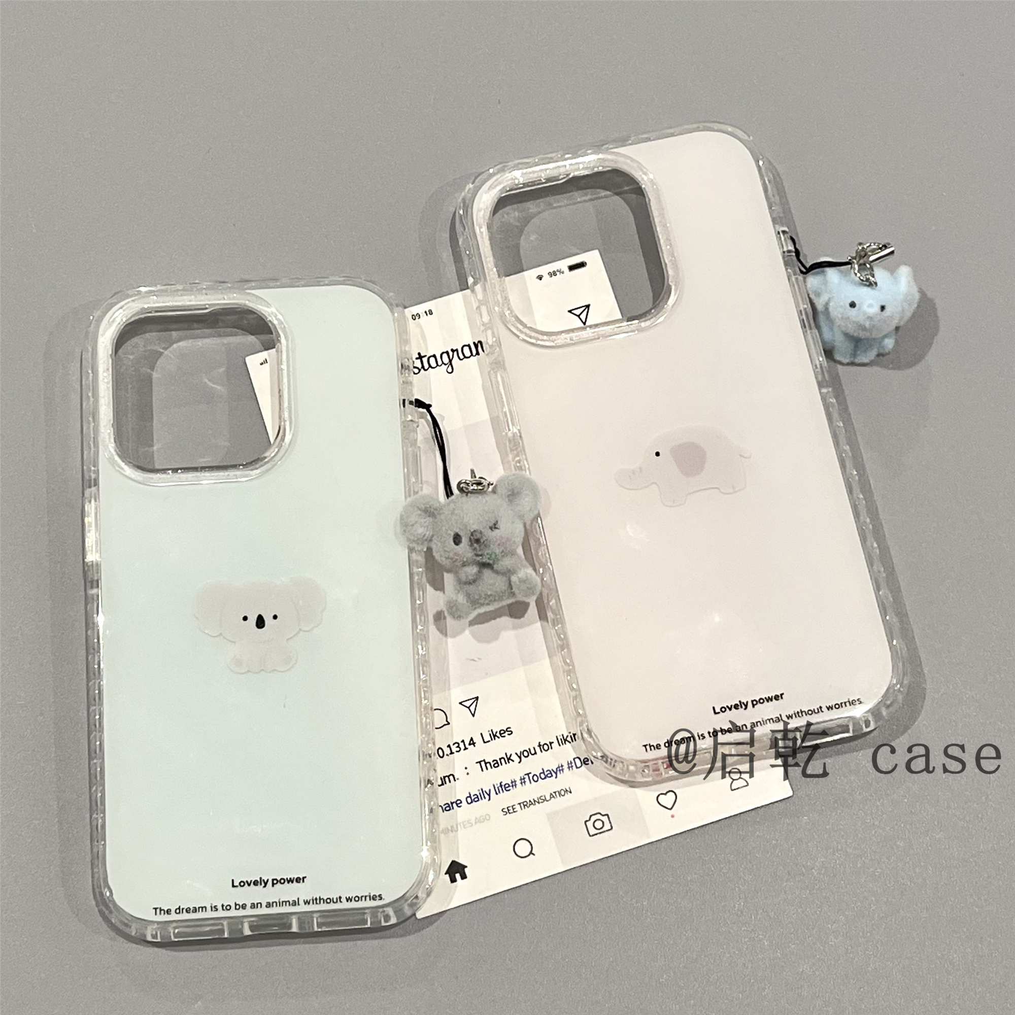 启乾 闪粉考拉狗狗植绒挂件iPhone16/15手机壳适用苹果14/13promax双层硬壳少女心可爱卡通简约新款情侣防摔