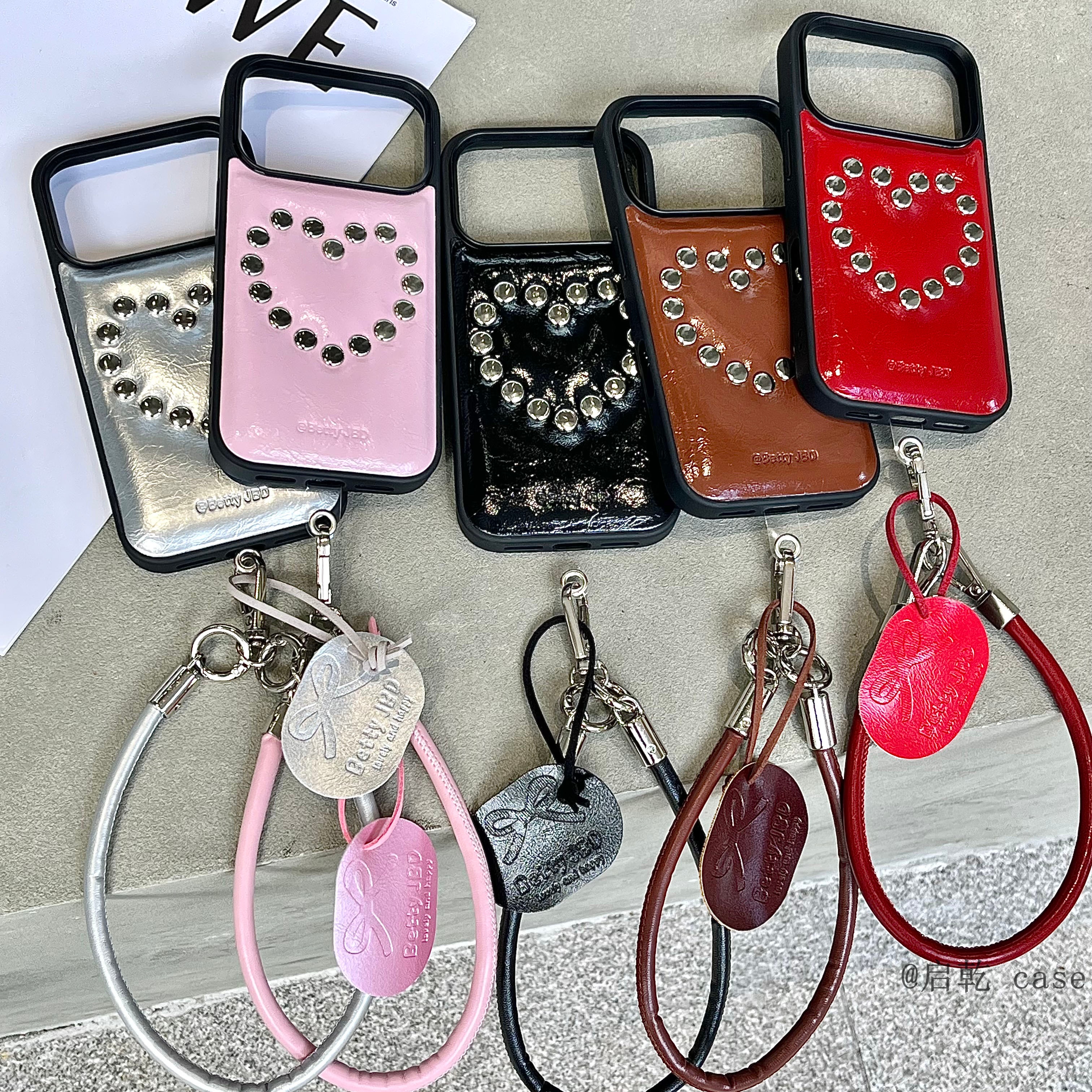 启乾 ins风日韩爱心柳钉腕带iPhone17/16手机壳适用苹果15/14promax软壳链条挂绳小众少女心简约韩风个性创意