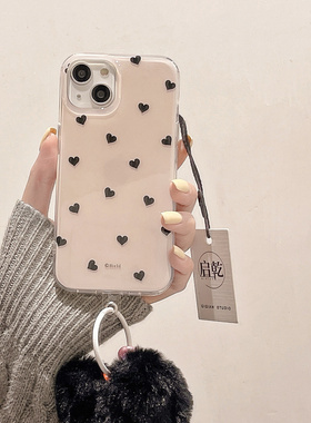 启乾 黑色爱心毛绒挂坠iphone17/16手机壳适用苹果15/14promax硬壳13/12/11小众高级感气质女神新款防摔