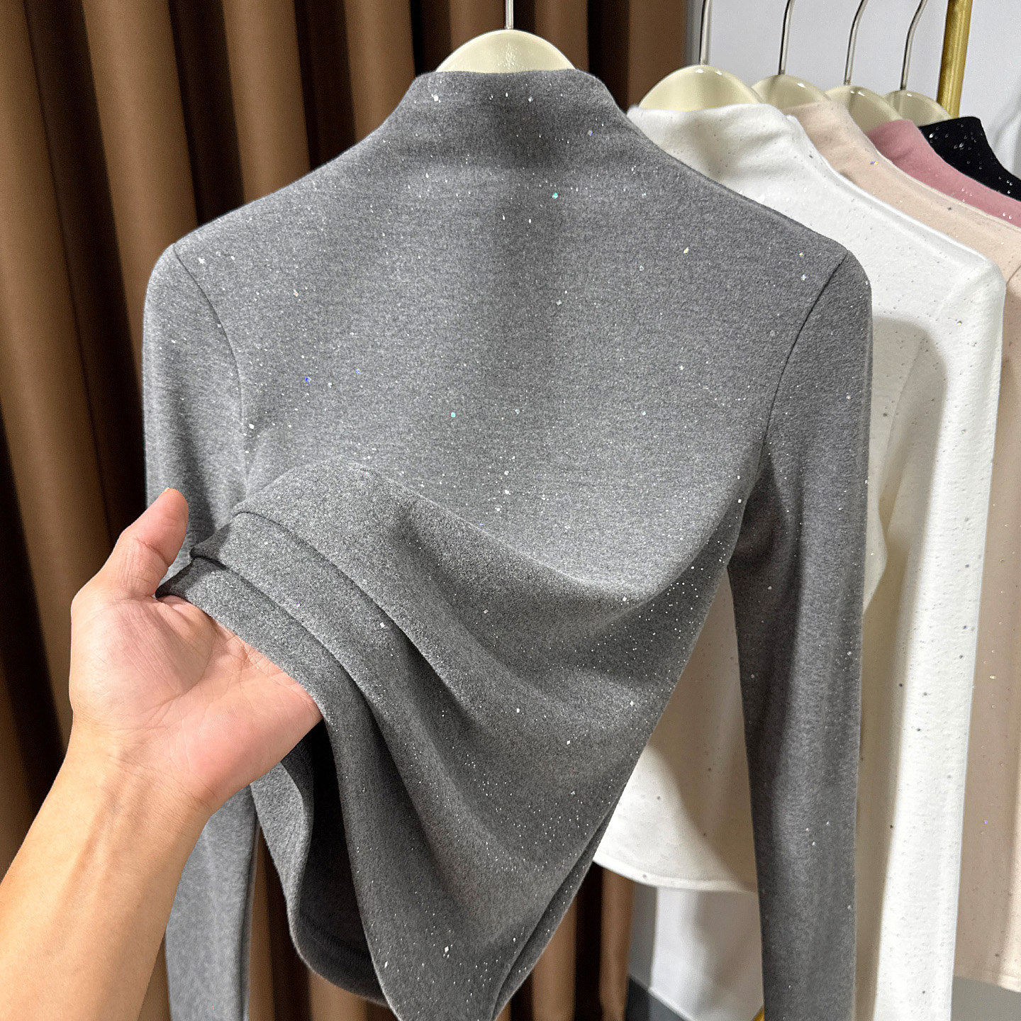 灰色亮晶晶洋气打底衫女2025新款半高领德绒长袖内搭修身洋气小衫