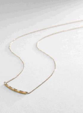 日潮跑腿COCOSHNIK 18K金 钻石长方形切割拱形项链 43三角吊坠