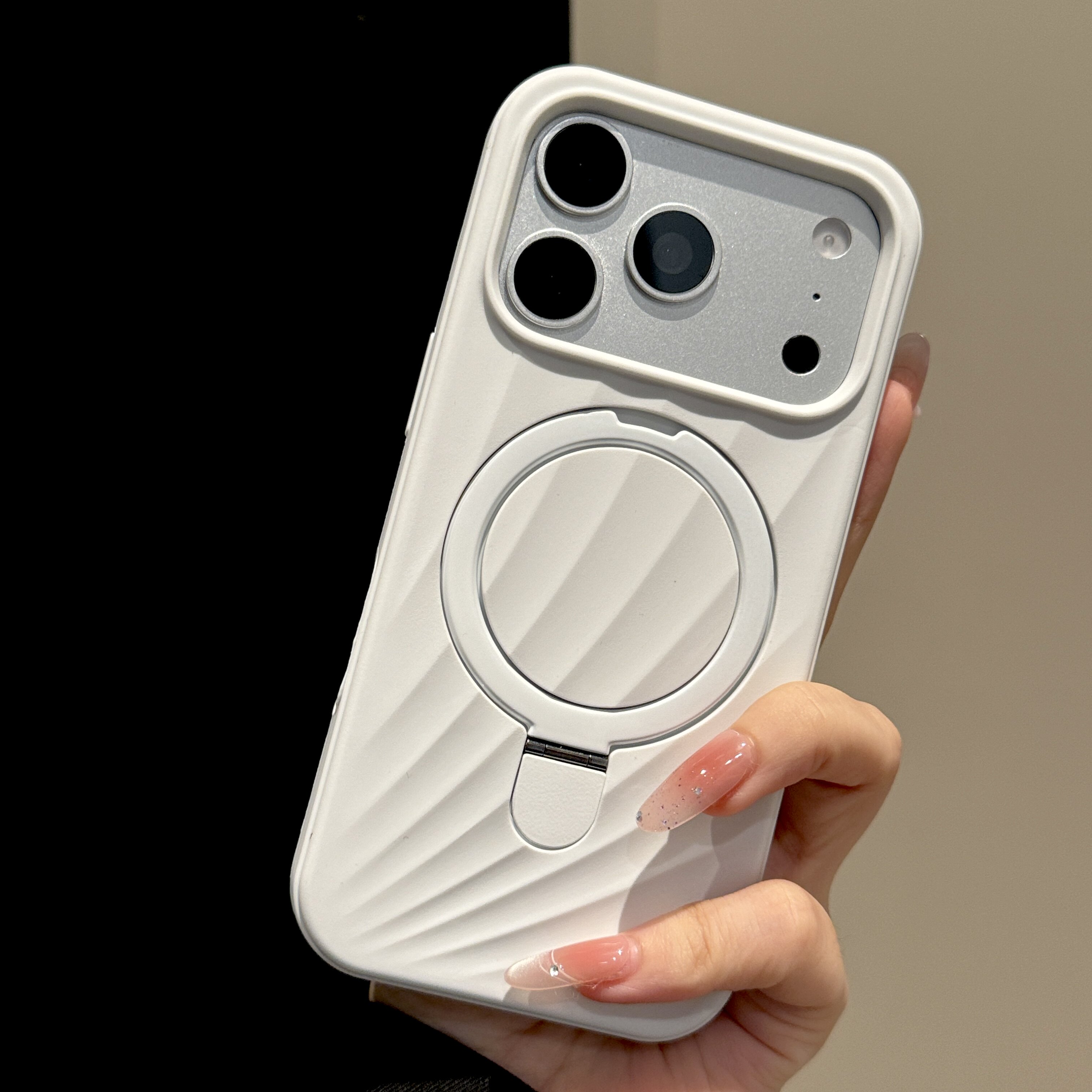 韩道适用苹果18Promax手机壳iphone17pro新款奶白色立体波浪纹肤感液态硅胶支点壳16按键全包简约防摔保护套