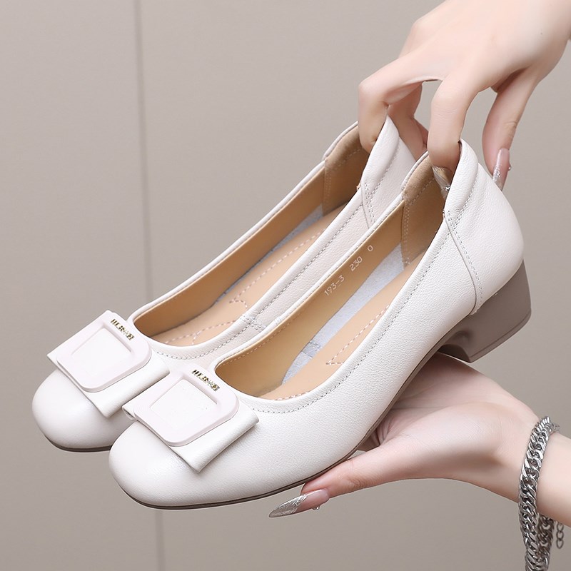 真皮软底妈妈鞋春夏新款浅口单鞋女士中跟上班小皮鞋舒适大码女鞋