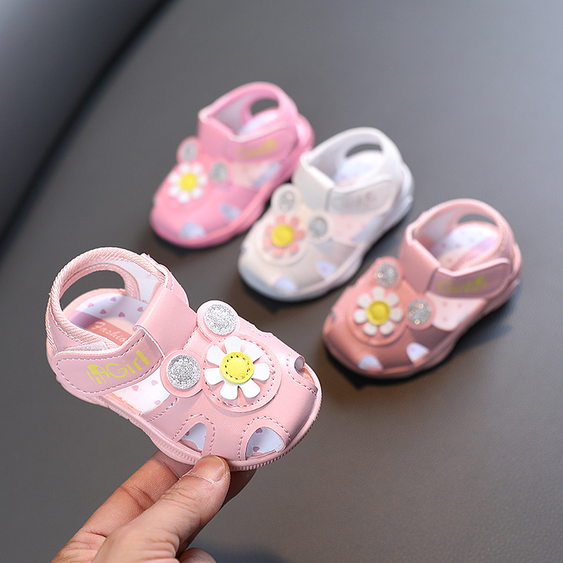 女宝宝凉鞋可爱女童公主学步鞋一3岁软底包头6到24个月婴童叫叫鞋