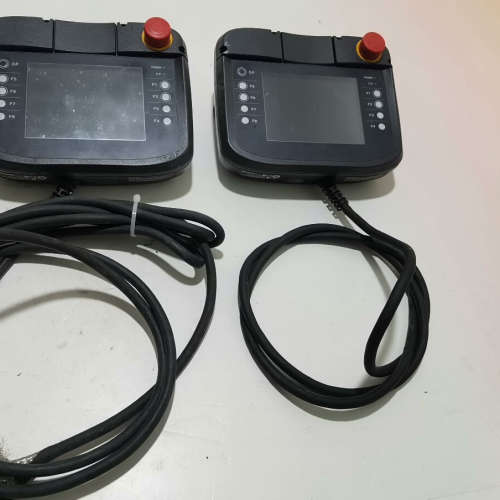 基恩士KEYENCE人机界面示教器 VT3-Q5H 两个！成议价