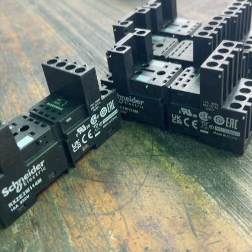 RXZE2M114M中间继电器插座混合型底座4个议价