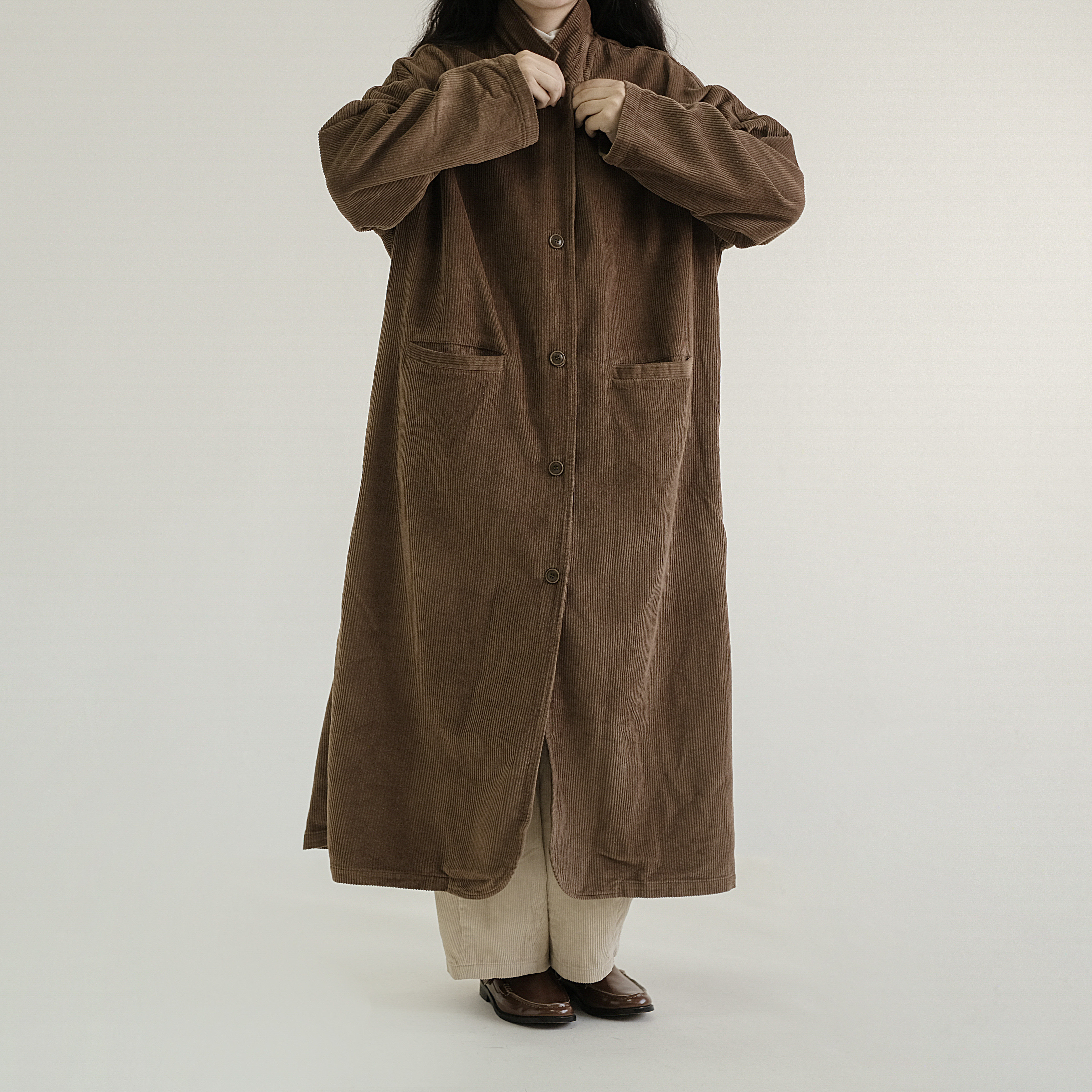 复述长袖平驳领长款灯芯绒风衣