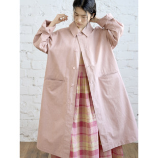 复述水洗棉质怀旧粉长外套 休闲风大口袋小翻领贝壳扣长风衣 春季