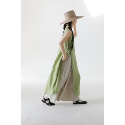 复述清爽感亚麻面料 浅苗绿斜门襟水绿贝壳扣系带新中式背心裙