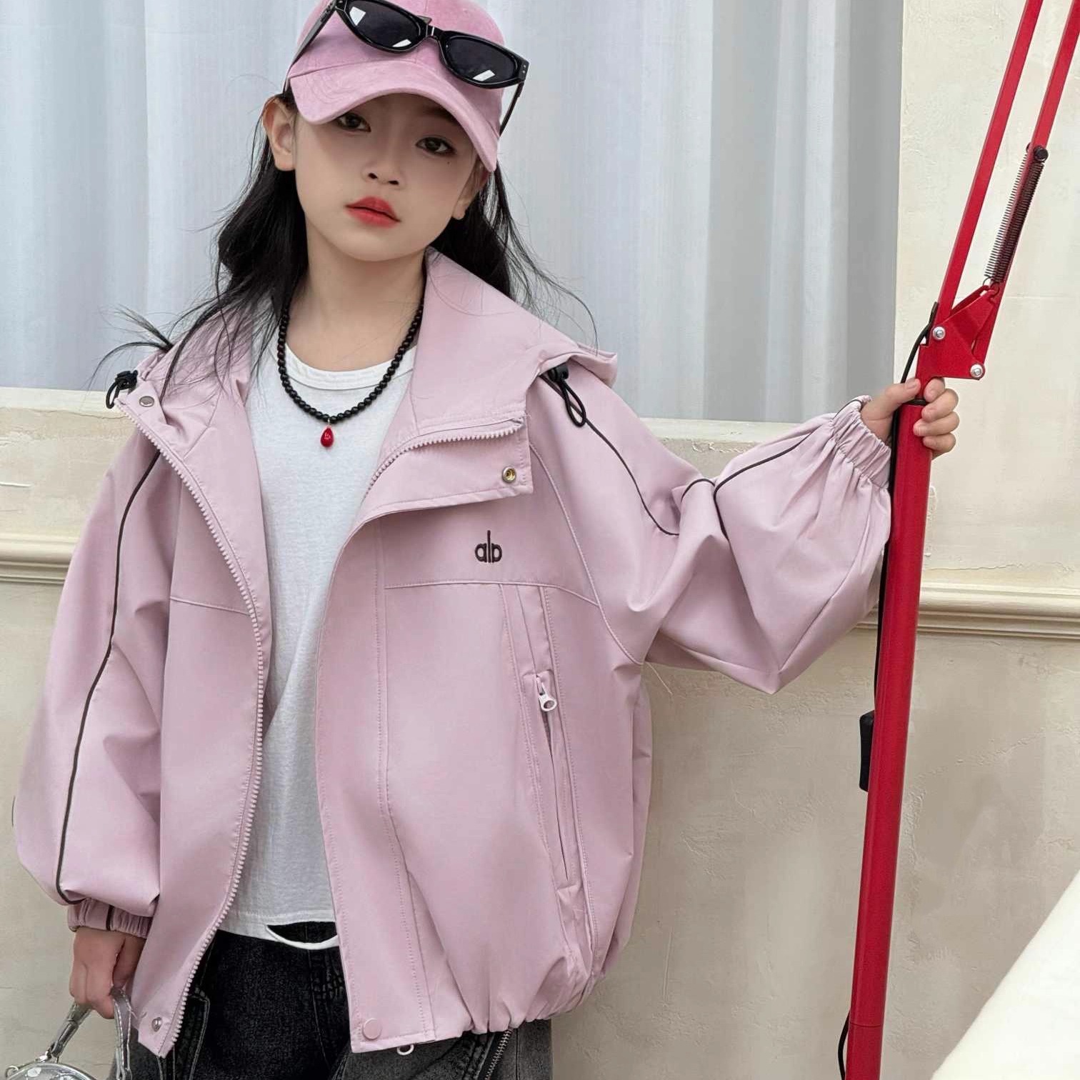 女童外套春秋款设计感连帽冲锋衣