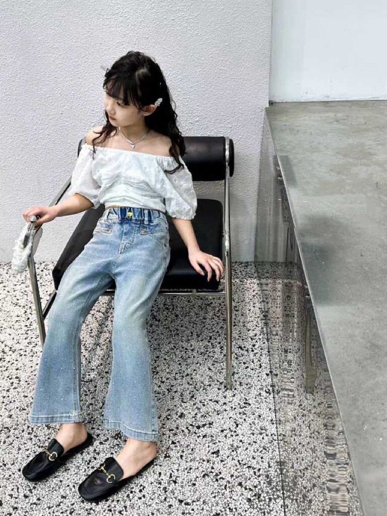 女童烫钻喇叭裤春秋装新品中大童浅色牛仔裤女孩洋气春季长裤儿童