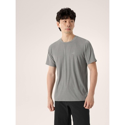 自营欧洲直邮Arcteryx始祖鸟 Cormac男士深灰色再生涤纶圆领T恤