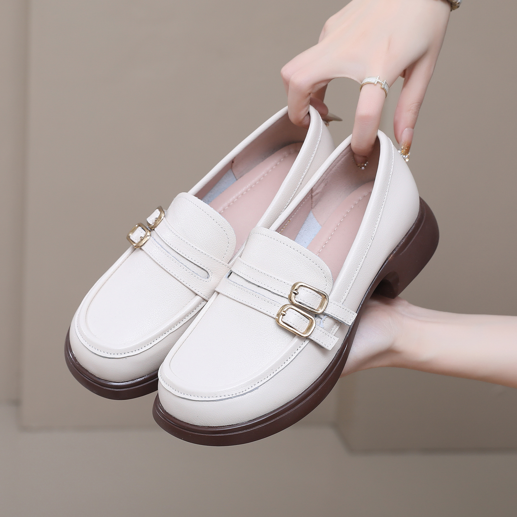 乐福鞋女真皮粗跟厚底大码女单鞋