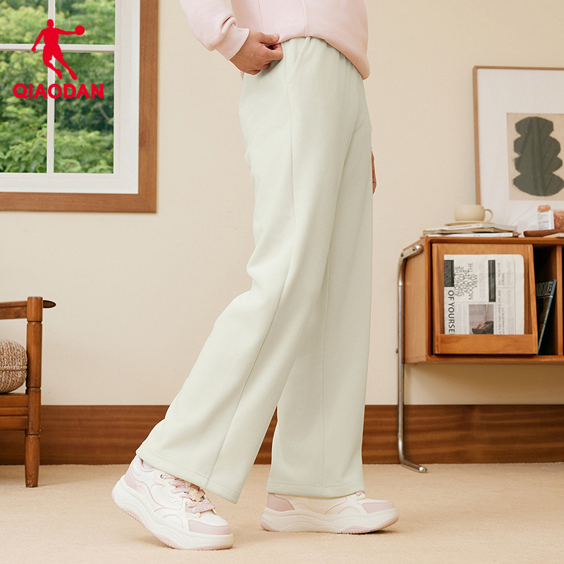 乔丹早秋穿搭显瘦阔腿遮肉