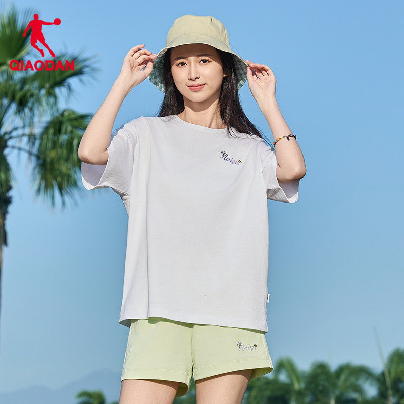 乔丹运动短袖T恤女款夏季新款白色宽松休闲透气t恤衫简约简约字母
