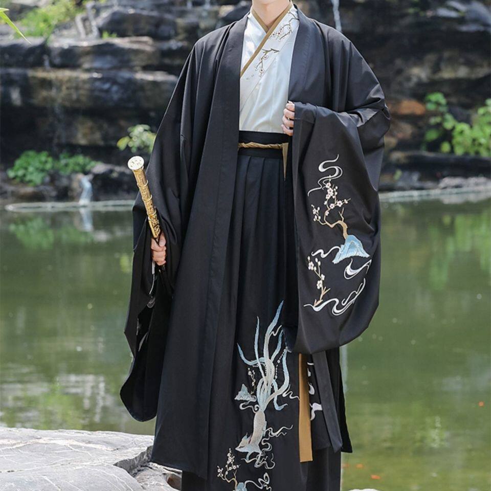 HANFU 남자의 가을 겨울 새로운 고대 의상 구미호 중공업 자수 중국 스타일의 넓은 소매 검은 양복 HANFU