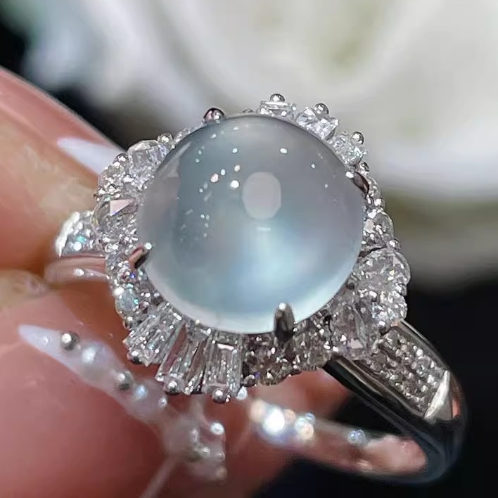 种蛋戒指细腻冰透之镶嵌皇白冰