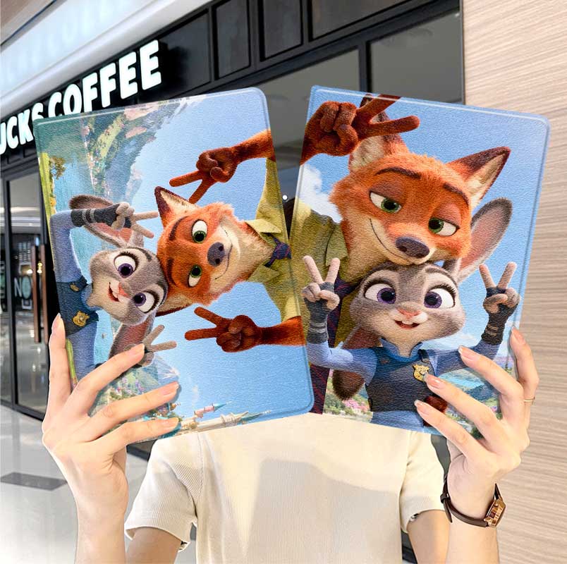 内壳软硅胶材质。舒适手感,四角防摔。