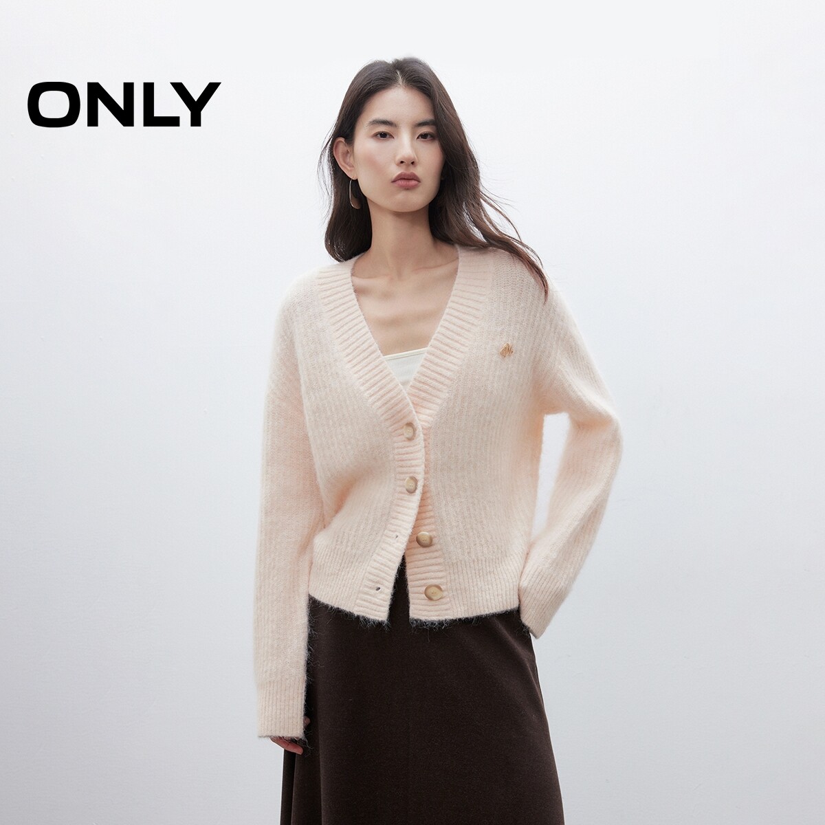 【ONLY奥莱】春夏慵懒风软糯松弛设计落肩宽松纽扣开衫针织衫女