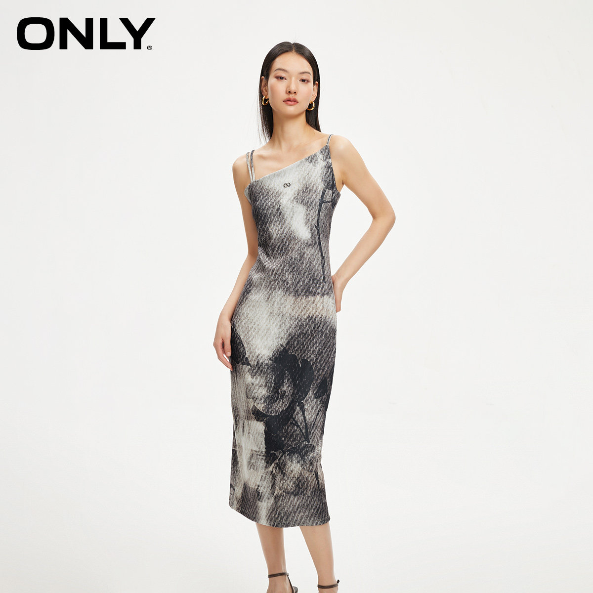【ONLY奥莱】夏季新款气质百搭修身中长款A字吊带连衣裙女