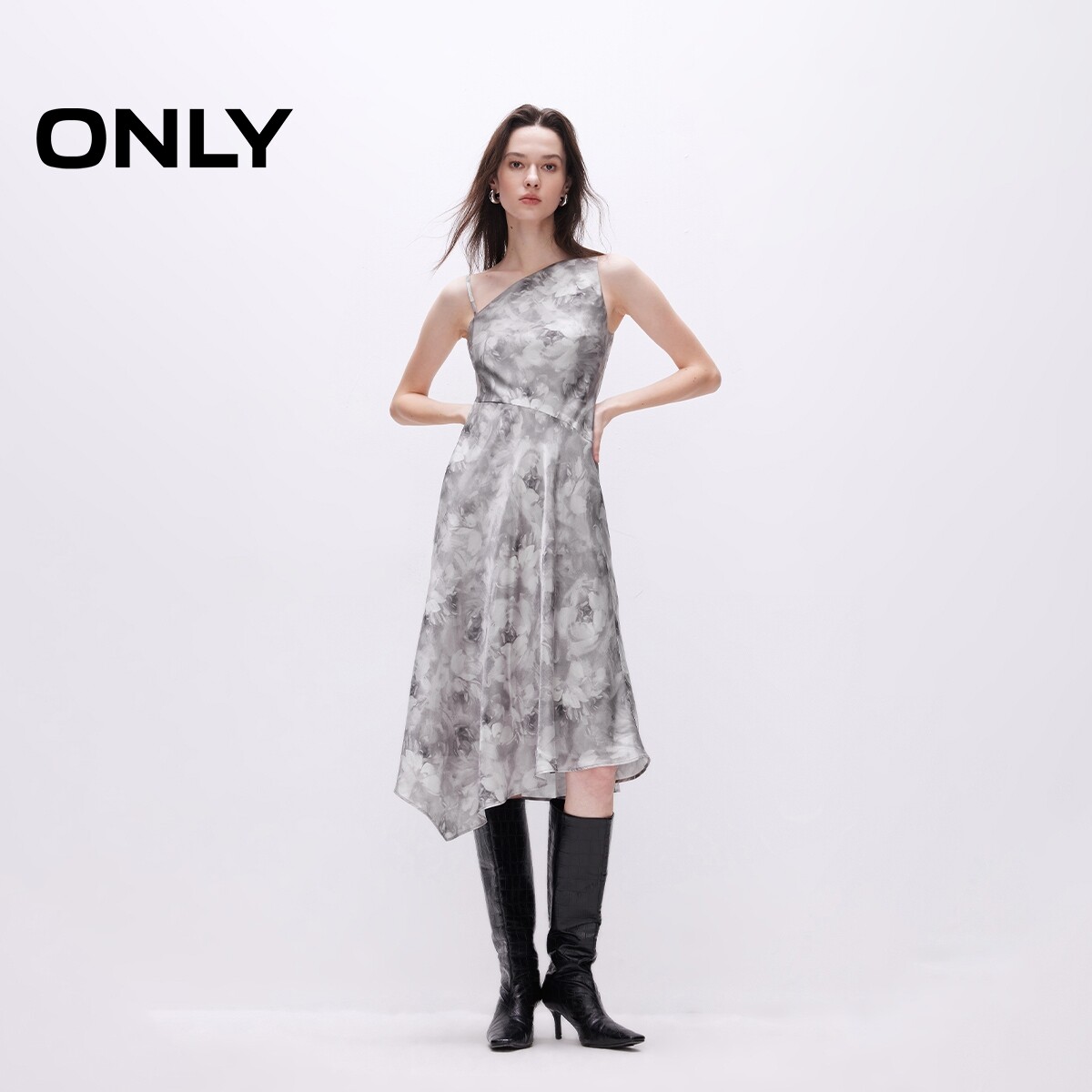 【ONLY奥莱】夏季新款针织暗纹印花吊带裙不规则套装连衣裙女