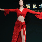 悦梦风璐肚皮舞新款 演出服班服气质练功服显瘦初学大红臀巾 套装