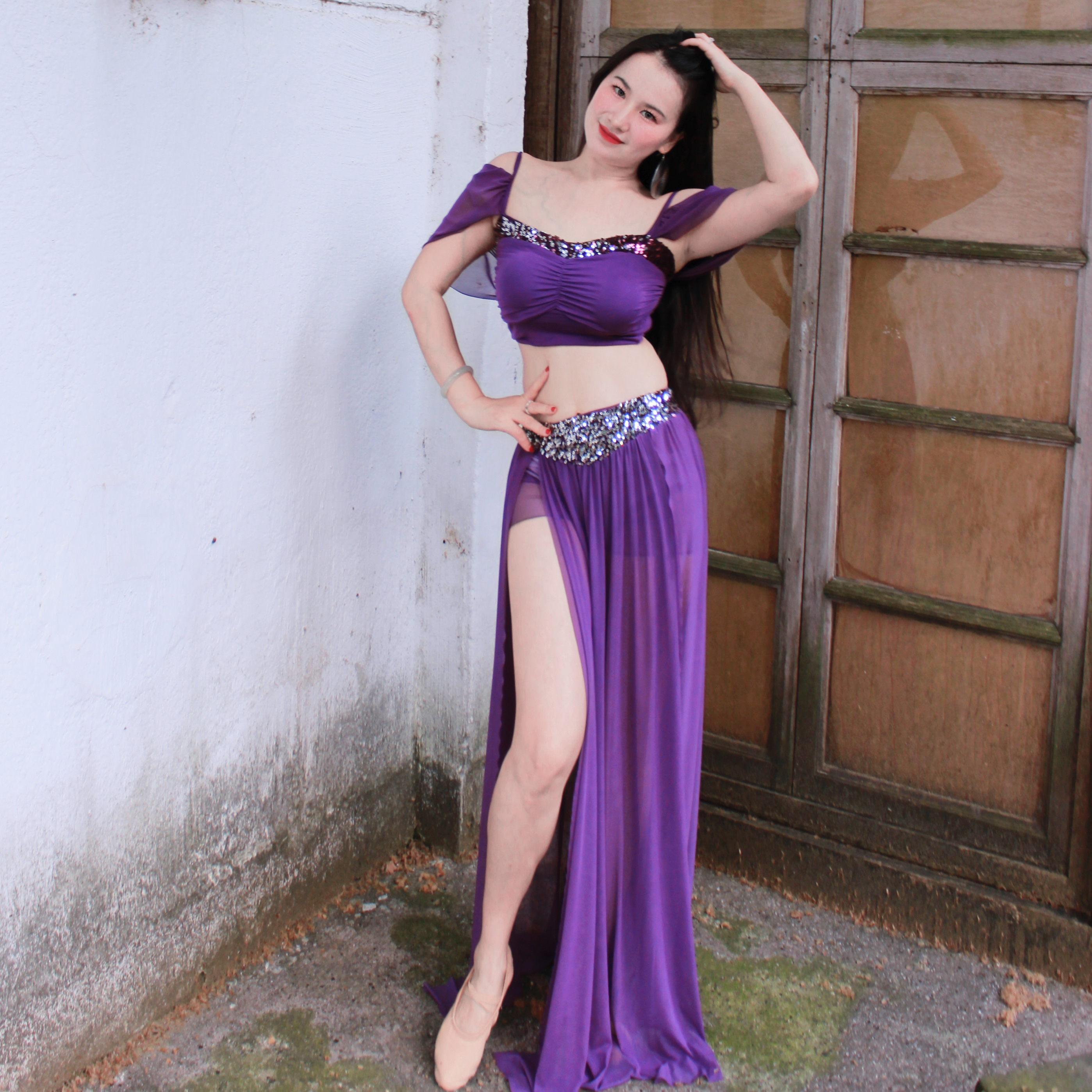 悦梦风璐肚皮舞新款套装演出服班服性感气质练功服亮片显瘦初学