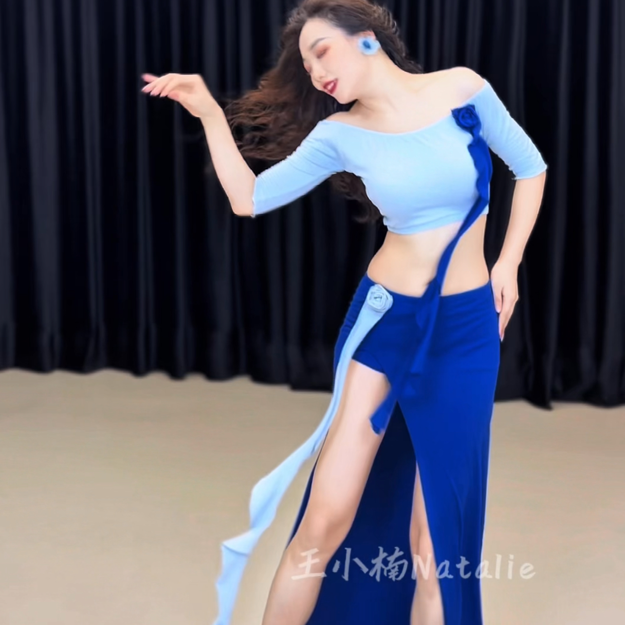 悦梦风璐肚皮舞练功服显瘦大码气质女神款撞色表演服宁佐寒同款