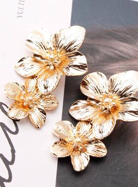hot Female fashion new flower earrings Exaggerated lady Stud