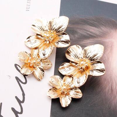 hot Female fashion new flower earrings Exaggerated lady Stud