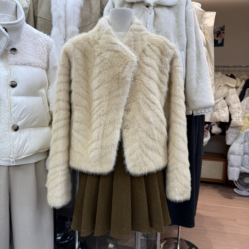 韩系简约水波纹短款毛毛外套