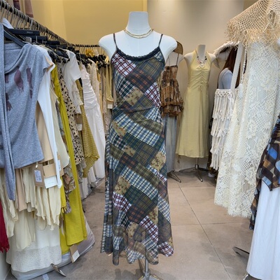 时尚复古撞色格纹吊带连衣裙