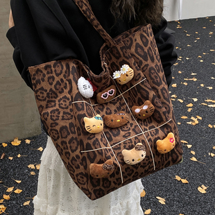 可爱少女KT猫豹纹包包女2026新款时尚大容量单肩包学生通勤托特包