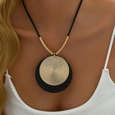 Personalized Unique Design Large Round Vintage Flower Pendan