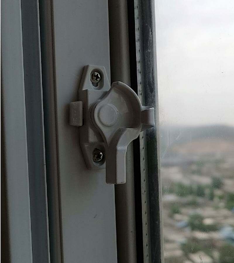 塑钢门窗月牙锁推拉门窗户锁配件移门钩锁塑钢窗锁扣铝合金锁