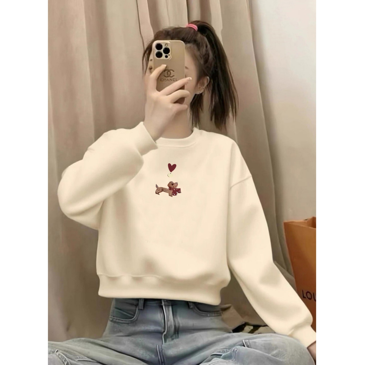 设计感小众小狗印花短款卫衣女冬季保暖宽松圆领加绒加厚长袖上衣