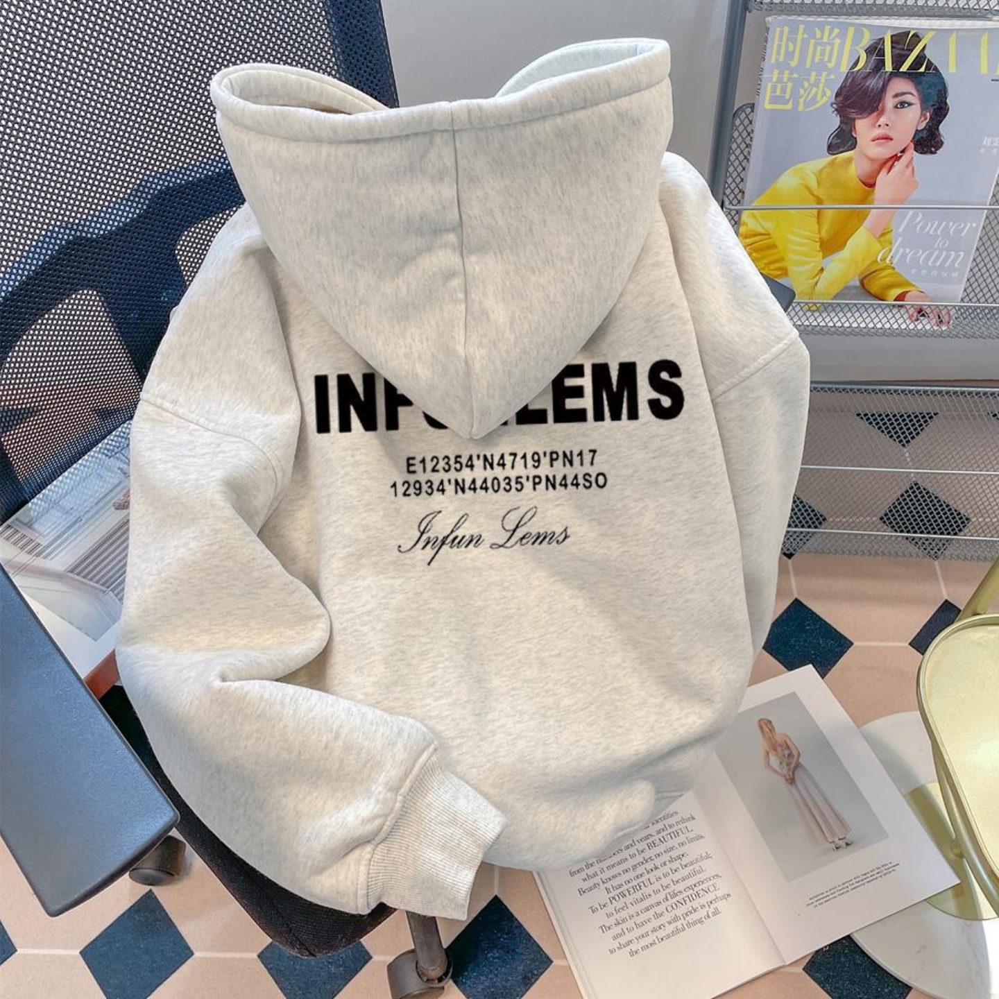 潮牌字母连帽卫衣女大码加绒加厚秋冬季oversize高街重磅保暖外套