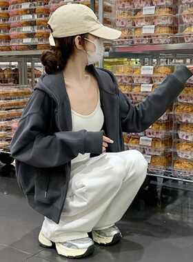 灰色卫衣女春秋款2026新款宽松休闲美式短款开衫上衣连帽修身外套