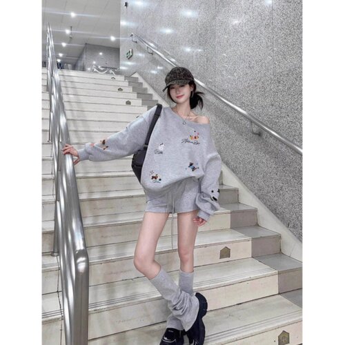 花灰色露肩无帽卫衣女2026新款秋季美式宽松小狗印花小众斜领上衣