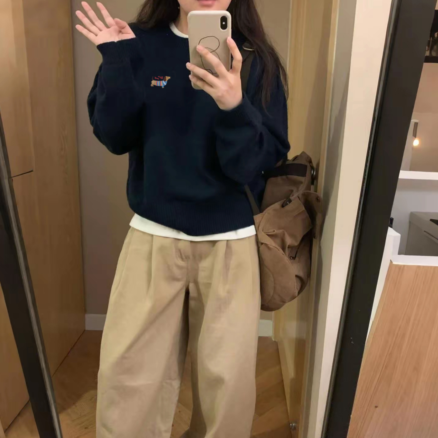 藏蓝色圆领卫衣女2025新款小个子正肩韩系超好看独特漂亮短款上衣