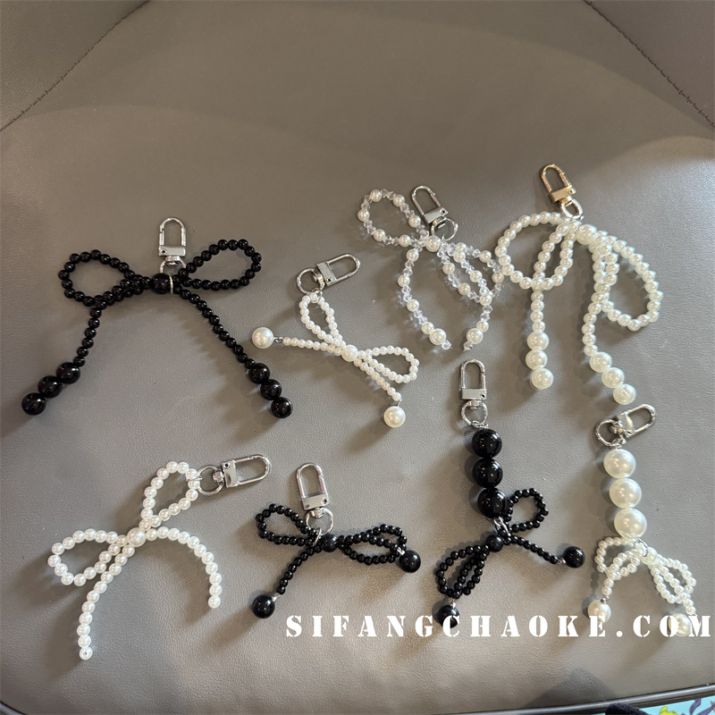 少女心手链珍珠黑色胡得接花朵夏季挂绳车钥匙扣耳机套挂链挂坠