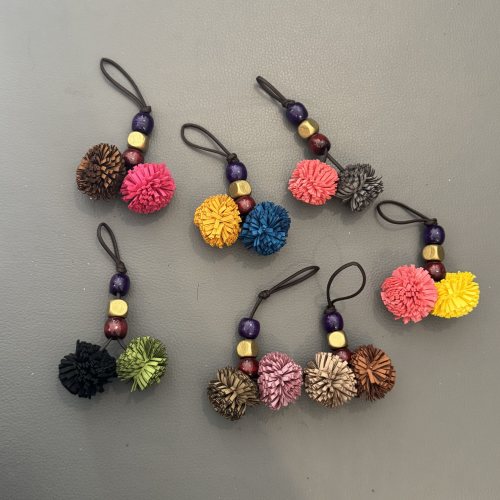 新色秋冬彩色流苏秋冬车钥匙扣链条手机壳挂件包包挂绳创意串珠