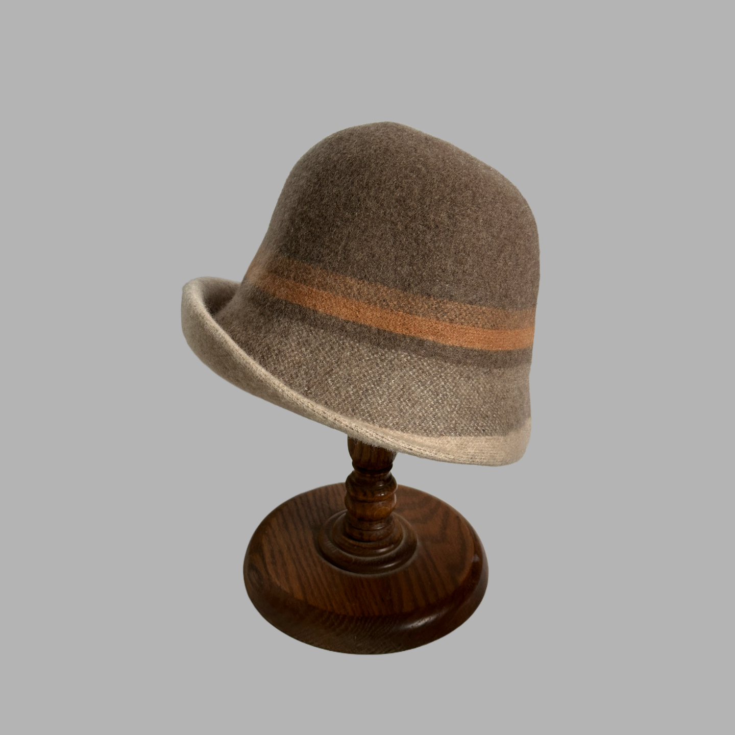 卷边女士秋冬渔夫帽盆帽撞色中老年妈妈款保暖小礼帽可折叠帽子