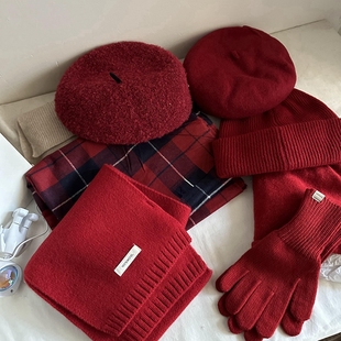 跨年新年红色围巾帽子手套三件套送人洋气贝雷帽毛线帽围脖女士冬